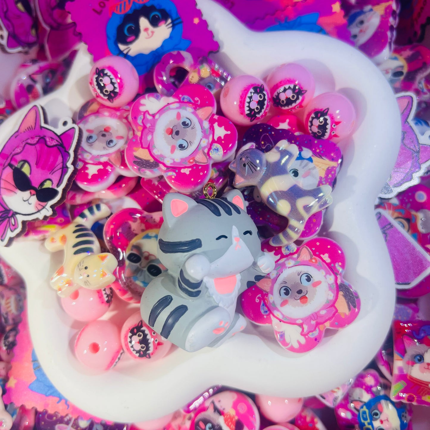 ビーズ掘り掘り〜ねこたち