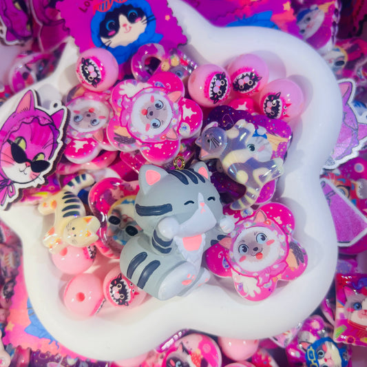 ビーズ掘り掘り〜ねこたち